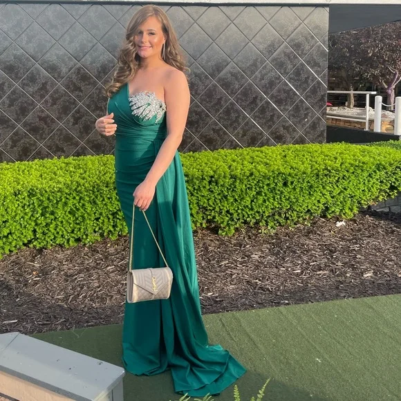 slim fit dress slacks Nirmooha Emerald Green One-Shoulder Slit Gown main image 1